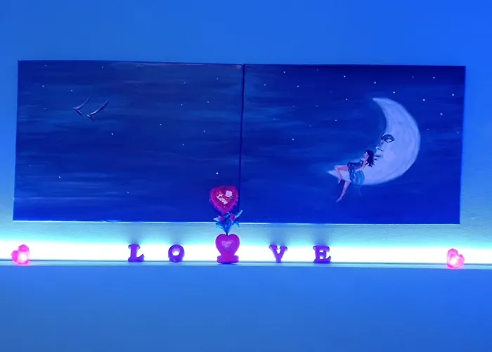 Sun & Moon בית הארחה 3*